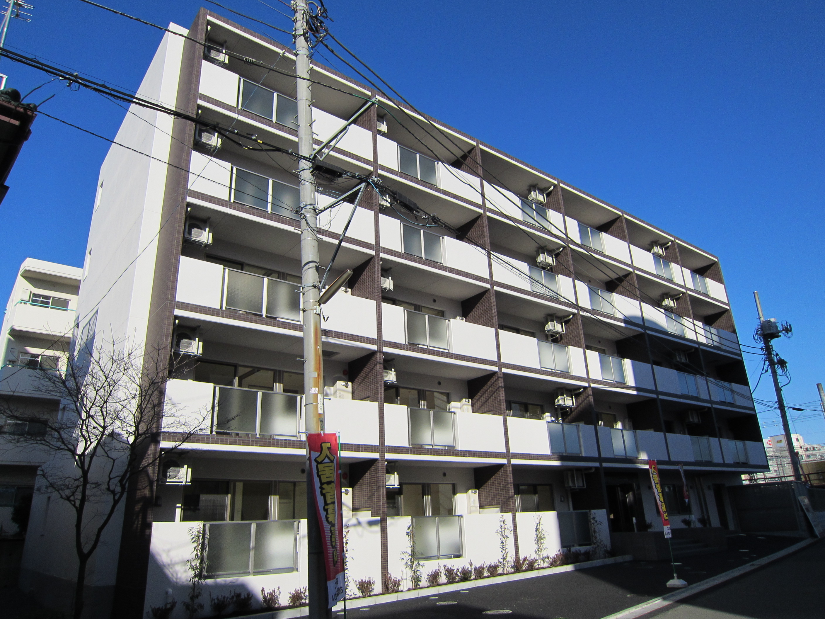 ライブ・トピア子安東館